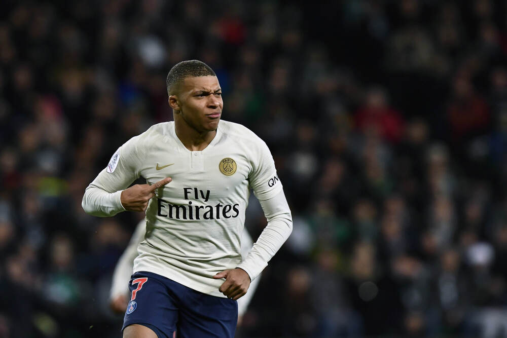 别奶我！埃梅里谈争冠：别别别…得保持谦逊，18轮而已这才哪到哪